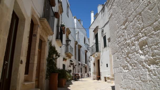 Callejuela Locorotondo Puglia Italia — Vídeo de stock