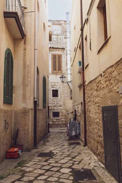 Sokak arası, Rutigliano. Puglia. İtalya.