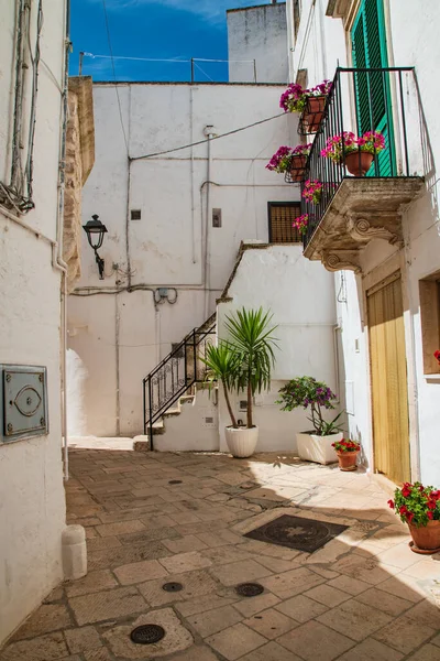 Alleyway Locorotondo Puglia Italy — ストック写真