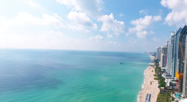 Sunny Isles Beach Miami. Ocean front bostäder. — Stockfoto