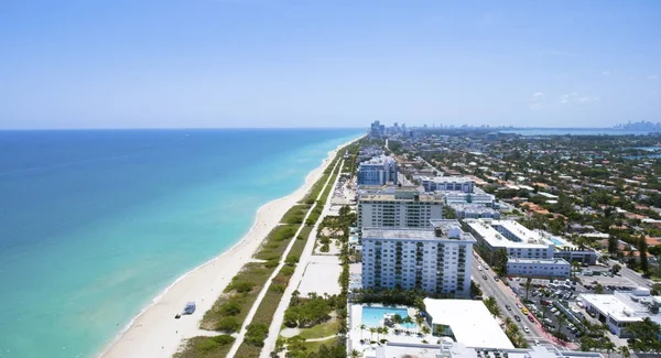 Surfside Miami na Floridě. Ocean front rezidence. — Stock fotografie