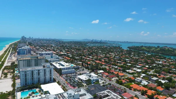 Surfside Miami Florida. Strand residenties. — Stockfoto