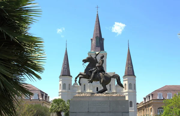Kathedrale von Saint Louis und Statue von andrew jackson — Stockfoto
