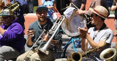 New Orleans - 5 Mayıs 2017 - Street sanatçılar, sokaklarında