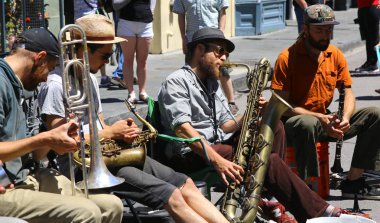 New Orleans - 5 Mayıs 2017 - Street sanatçılar, sokaklarında