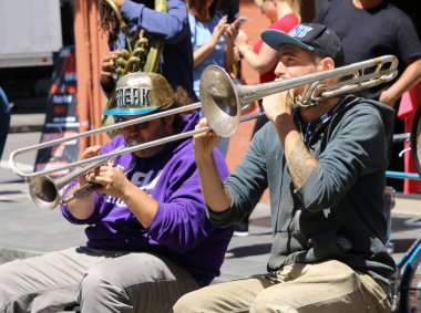 New Orleans - 5 Mayıs 2017 - Street Sanatçı N, sokaklarında