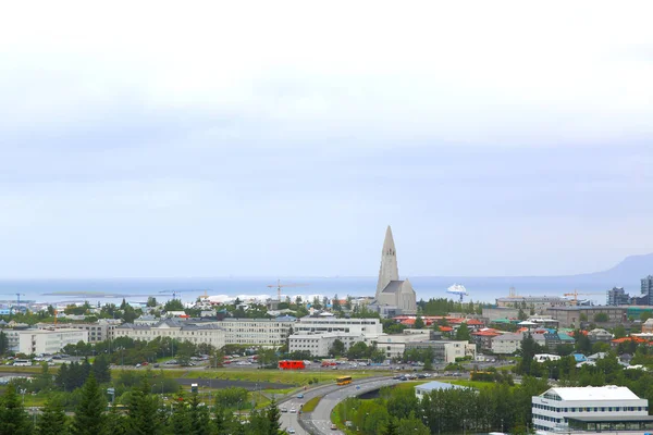 Letecký pohled na hlavní město Islandu Reykjavíku. — Stock fotografie