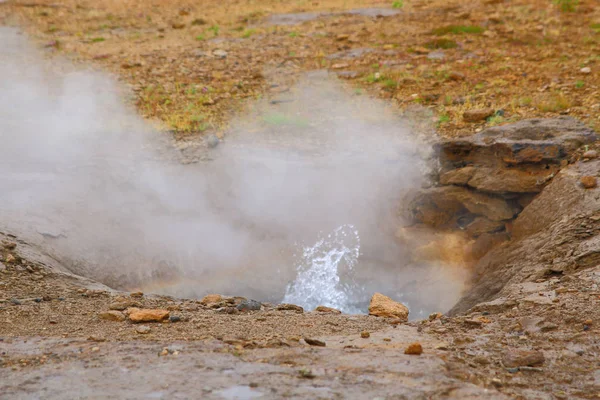 Geyser, Haukadalur, círculo dourado perto de Reykjavik — Fotografia de Stock