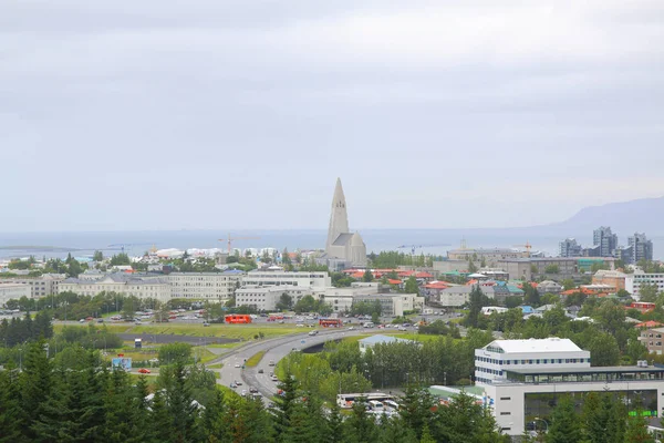 Luftaufnahme von Reykjavik, Island mit Hafen und Skyline Stockbild