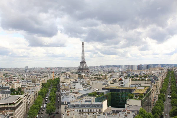 Paris, Temmuz 2017: Skyline Eyfel Kulesi, Paris manzaralı