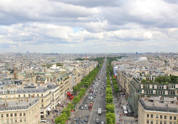 PARIS, JULY 2017: View of the Champs Elysees from the Arc de Tri — Stock Photo, Image
