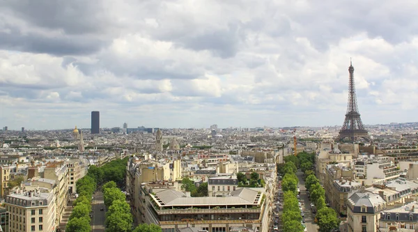 PARIS, JULY 2017: Skyline with view on Eiffel Tower, Paris — Stock Photo, Image