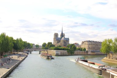 Notre Dame Katedrali Paris cityscape Panoraması ile