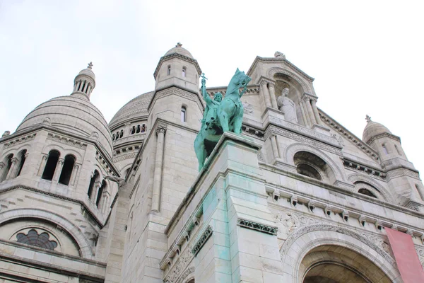 Blick auf die Basilika Sacre Coeur. Basilika des heiligen Herzens — Stockfoto