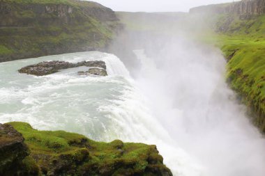 Lav ve İzlanda'daki Gullfoss şelale