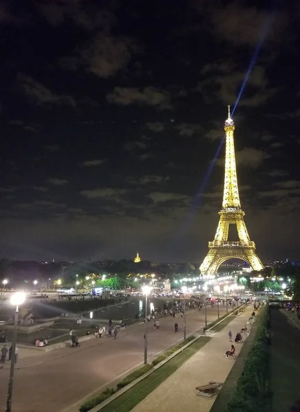 Paris, July 2017: Eiffel tower at night light show. Paris — Stock Photo, Image