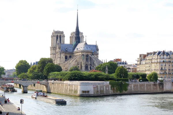 Paris, juli 2017: notre dame de paris bucht panorama. — Stockfoto