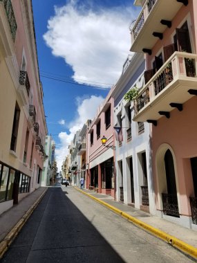 San Juan, Porto Riko, Eylül 2017: Güneşli bir günde eski şehir San Juan, Puerto Rico.