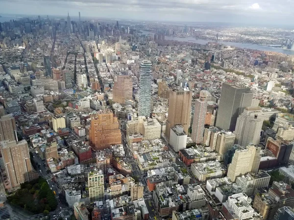 New York City. schöne Luftaufnahme von Manhattan. Sonne über dem Buil — Stockfoto