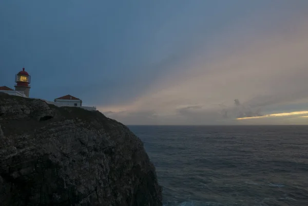 Faro de Cabo Sao Vicente, Sagres, Portugal al atardecer —  Fotos de Stock