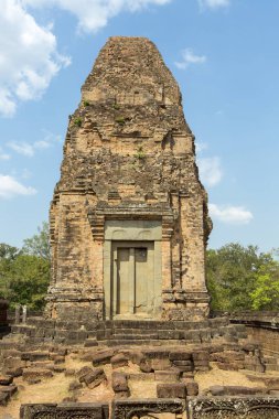 Angkor, Kamboçya 'dan Antik Khmer harabeleri ve tapınağı. Güneydoğu Asya 'da antik tarihi yerleri ve ibadethaneleri ziyaret eden turistler arasında popüler bir yer. Siem Reap, Kamboçya.