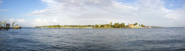 Bunte Karibische Gebäude Über Dem Wasser Mit Booten Dock Insel — Stockfoto