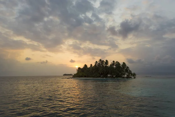 Zonsondergang Oceaan Kokosbomen Nabij Paradijselijke Eiland San Blas Eilanden Panama — Stockfoto