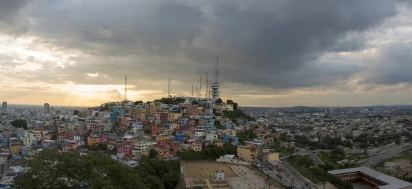 Panoramatická Fotografie Las Penas Nejstarší Oblast Města Guayaquil Při Západu — Stock fotografie