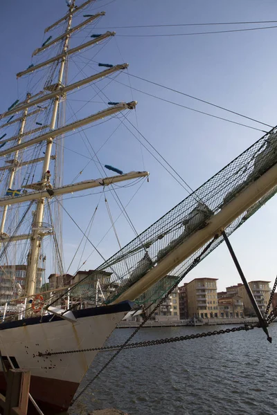 Frigate Anchored Harbor Goteborg Blue Sky City Background Sweden 2012 — Stock Photo, Image