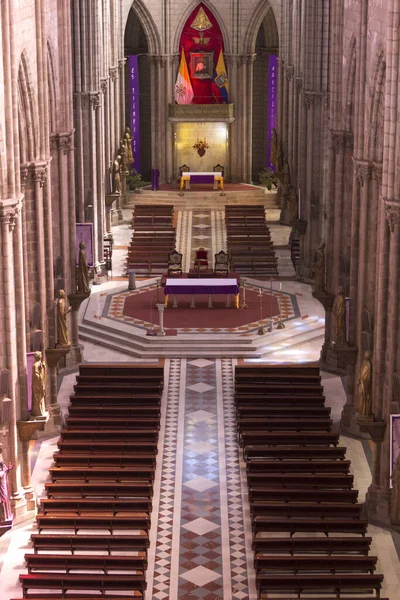 Quito Ecuador Február Basilica Del Voto Nacional Belseje Egy Katolikus — Stock Fotó
