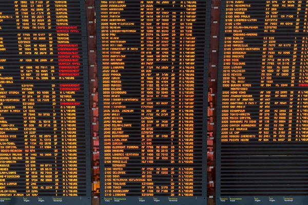Παρισι Γαλλια Μαρτιου Πίνακας Πληροφοριών Πτήσης Εντός Του Αεροδρομίου Του — Φωτογραφία Αρχείου