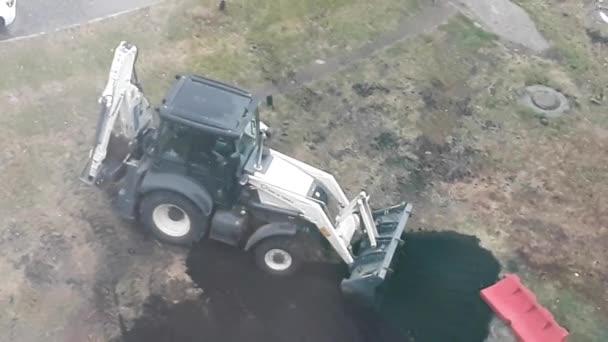 Escavadeira Cavando Vídeo Retroescavadeira Escavação Trabalho Canteiro Obras Pás Fixação — Vídeo de Stock