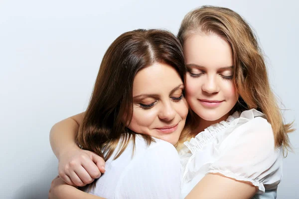 Madre e hija adolescente — Foto de Stock