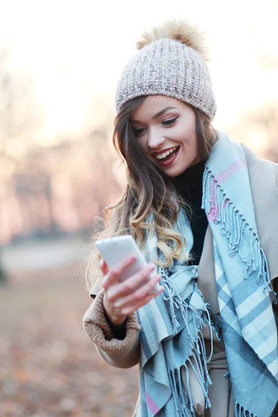 Young beautiful woman — Stock Photo, Image