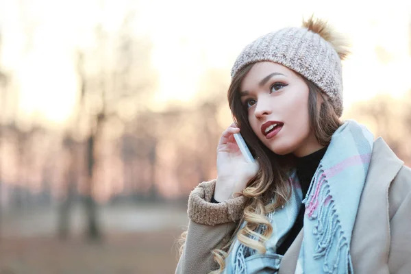 Young beautiful woman — Stock Photo, Image