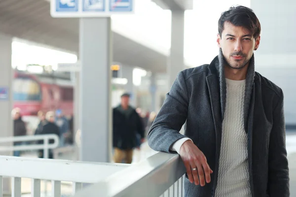 Handsome young man waiting — Stock Photo, Image