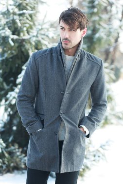 yakışıklı erkek ceket