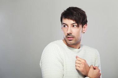 yakışıklı delikanlı