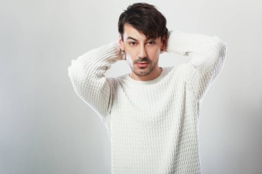 yakışıklı delikanlı