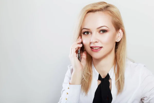 Telefonieren auf dem Handy — Stockfoto