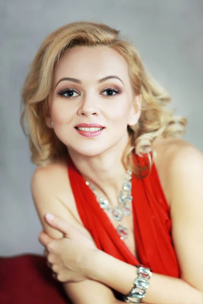 Glamour woman in red dress — Stock Photo, Image