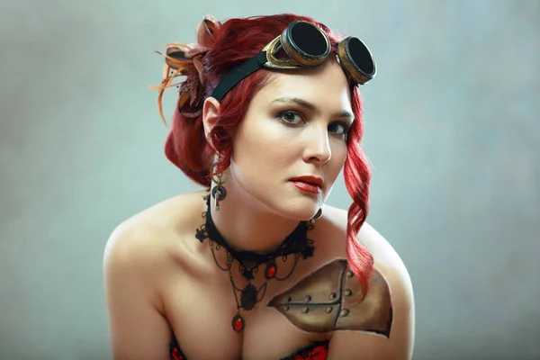 Roodharige steampunk vrouw — Stockfoto