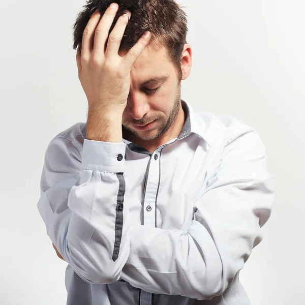Giovane Uomo Che Tocca Testa Hanno Dolore Soffrono Stress Problemi — Foto Stock