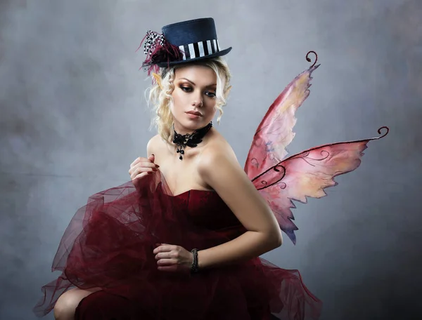 Rode Elf Fairy Fansy Hoed Dragen Blauwe Fantasie Achtergrond — Stockfoto