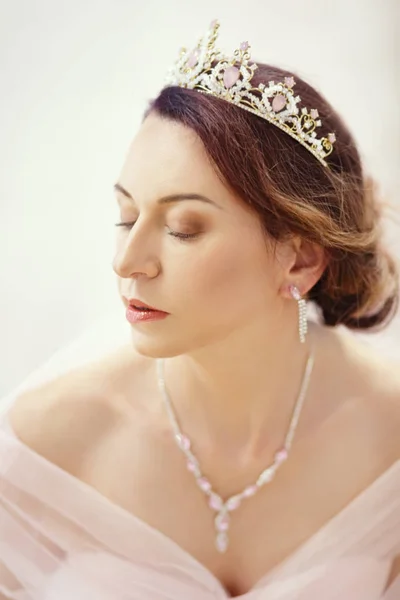Elegant lady pink tiara — Stock Photo, Image