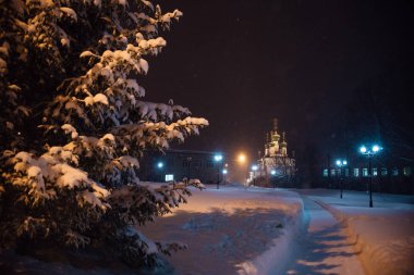 şehir etrafında yürür: Tapınak, kilise, anıt. Trinity Katedrali Solikamsk. görme.
