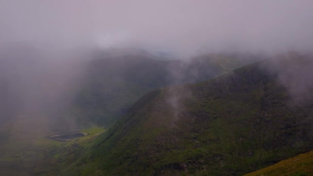 Spectaculaire Video Van Kerry Bergen Met Wolken Schaduwen Ierland — Stockvideo