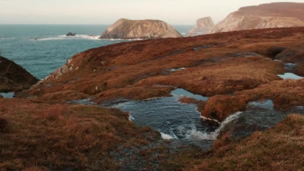 Дивовижне Атлантичне Узбережжя Відео Каменями Скелями Островами — стокове відео