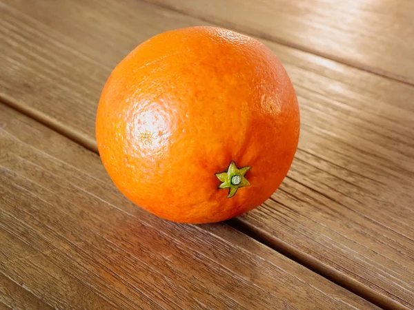 오렌지 나무 빈티지 테이블에 근접 촬영. — 스톡 사진