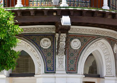 İspanya, Sevilla 'nın tarihi binaları ve anıtları. Mimari detaylar, taş cephe ve Avrupa müzeleri. Gotik ve Mudejar, Barok 'un İspanyol mimari tarzları